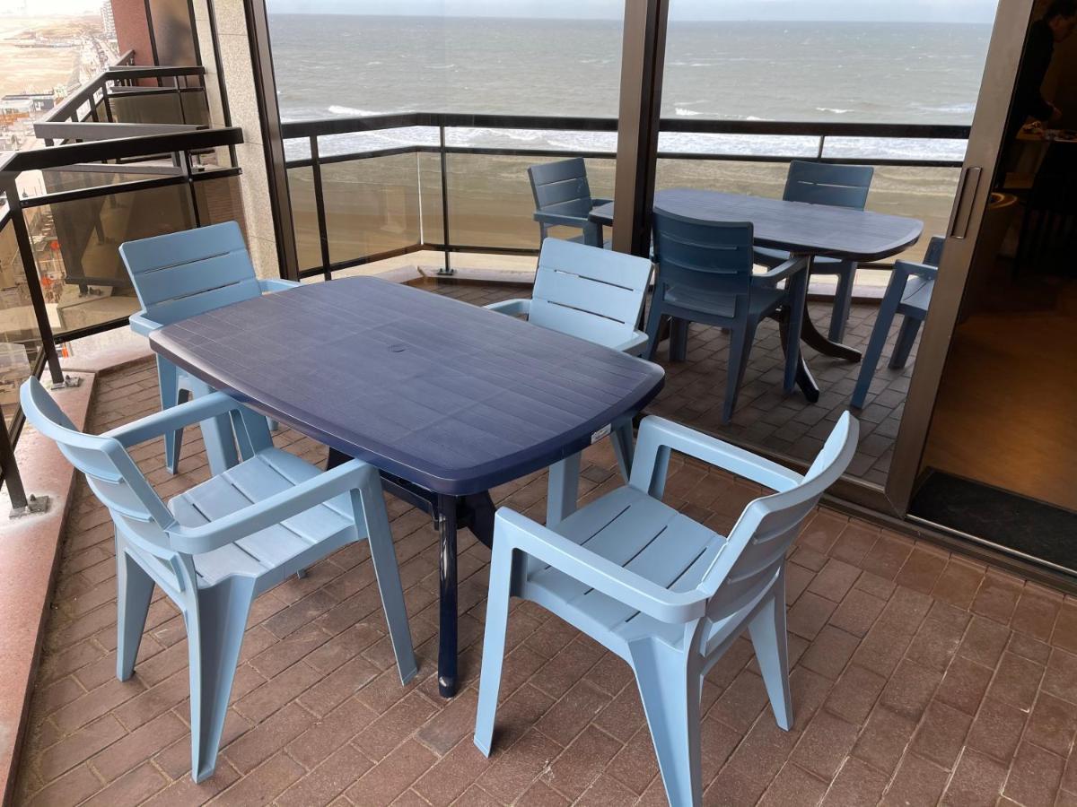 With Seaview Apartamento