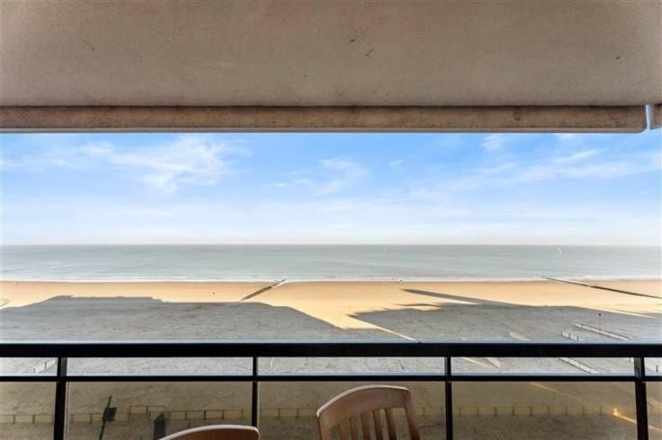 With Seaview Apartamento